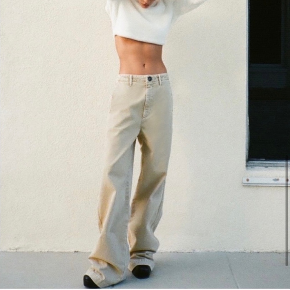 Wide Leg High-Rise Jeans in Beige